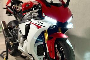 Yamaha R1 