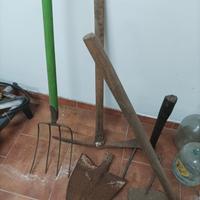 attrezzi da giardinaggio 