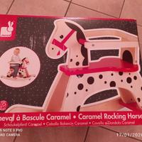 Cavallo a dondolo in legno