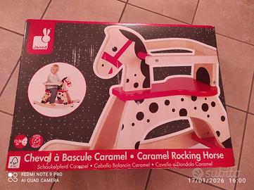 Cavallo a dondolo in legno