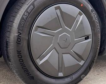 4 CERCHI TESLA MODEL Y 18” +  GOMME + COPRICERCHI