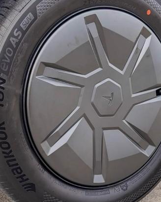 4 CERCHI TESLA MODEL Y 18” +  GOMME + COPRICERCHI