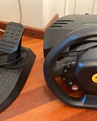 Volante + pedaliera Thrustmaster Ferrari- PS5 / PS