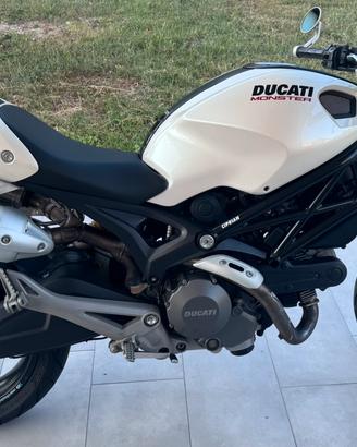 Ducati Monster 696
