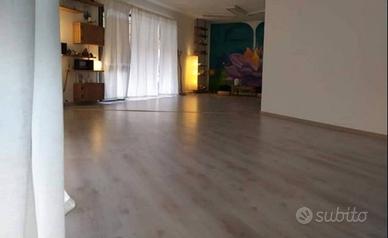 Fondo commerciale angolare con 2 vetrine - 80 mq -