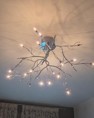 Lampadario da soffitto con lampade alogene