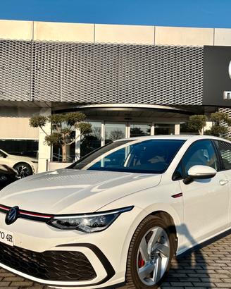 VW Golf 8 GTI 2.0 TSI DSG | SOLI 15.000 KM – COME 