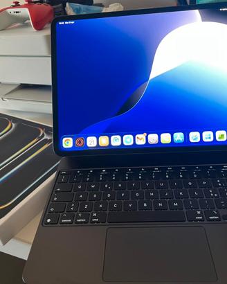 iPad Pro 13 pollici M4 Wifi 256 GB  Magic Keyboard