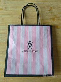 Busta Victoria's Secret 