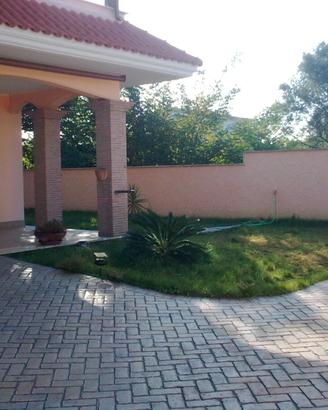 Villino a schiera billivello arredato