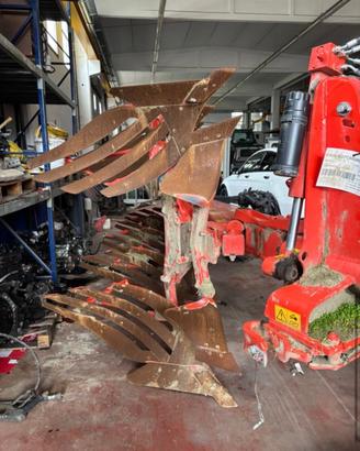 Aratro Kuhn 1234E5