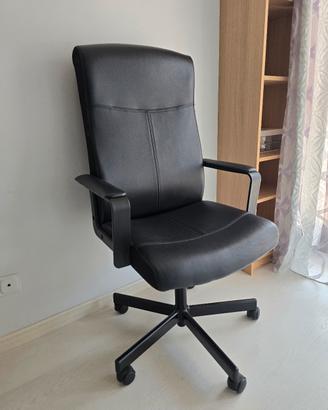 poltrona da ufficio in ecopelle con rotelle