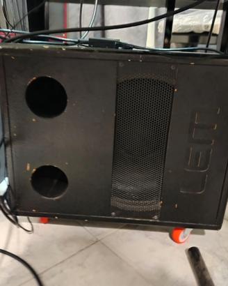 Cassa  subwoofer musica live