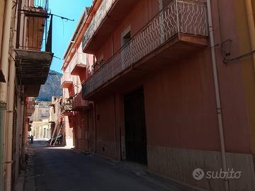 Palazzina indipendente su più livelli