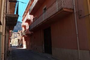 Palazzina indipendente su più livelli