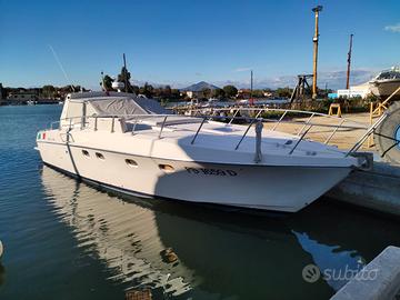 FERRETTI 38