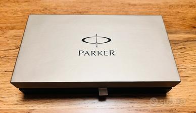 Penna Parker Sonnet con custodia