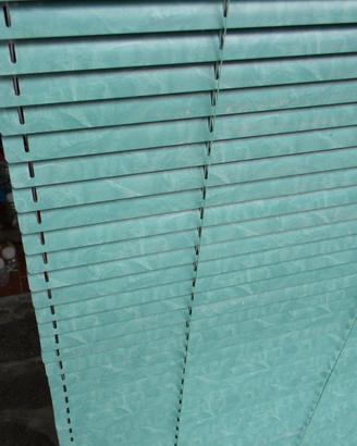 Tenda alla veneziana in alluminio decorato verde a