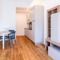 Tavolo allung. con 4 sedie MAI USATO - Mondo Conv.