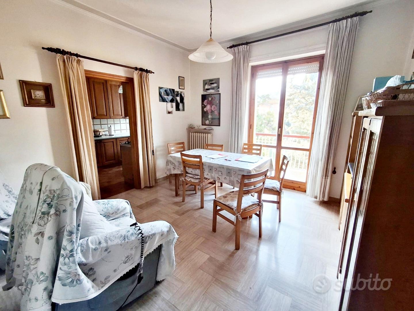 Appartamento mq 180 e giardino Ponte Felcino P/262