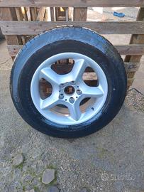 Cerchione e pneumatico Michelin 235/65/17 BMW X5