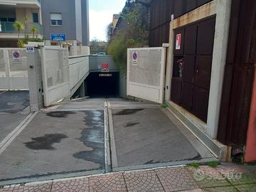 Posto moto coperto a Pirri via Italia