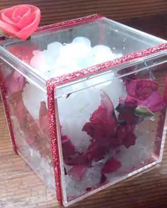 candela 🕯 torta 🎂 con petali di rosa 🌹 