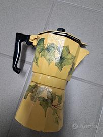 Caffettiera antica dipinta a mano