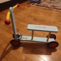 Triciclo di legno