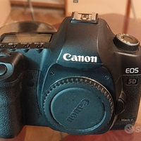 Canon EOS 5D Mark II — corpo macchina full frame