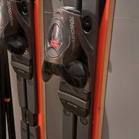  SCI alpinismo con attacchi e bastoncini