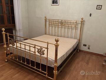 Letto matrimoniale in ottone stile classico