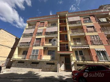 5 LOCALI A CANOSA DI PUGLIA