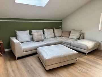 Divano angolare 6 posti con puff