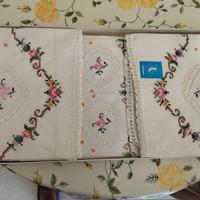 Tovaglie cotone ricamate a mano