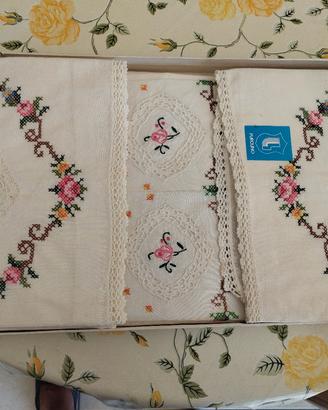 Tovaglie cotone ricamate a mano