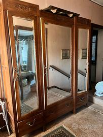 Grande armadio d’epoca a 3 ante con specchi