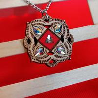 Ciondolo CHAKRA in legno di faggio e Swarovski®
