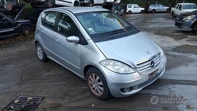 MERCEDES CLASSE A DEL 2006 SOLO PER RICAMBI