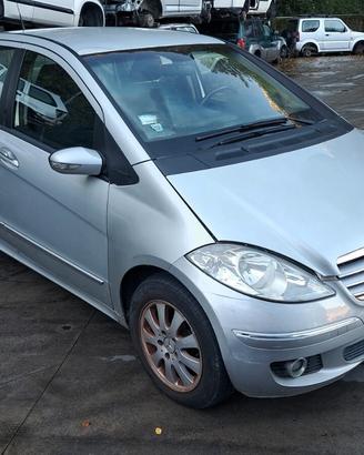 MERCEDES CLASSE A DEL 2006 SOLO PER RICAMBI