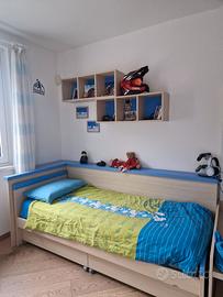 Cameretta bimbo: Letto con mensola e scrivania!