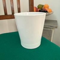 Vaso in ceramica bianca