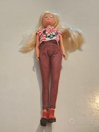 Barbie Minnie con vestiti e scarpe vintage