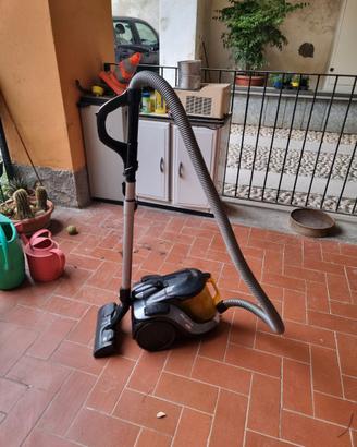 Aspirapolvere potente ed affidabile Rowenta