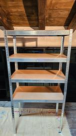 scaffalatura metallica