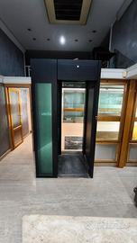 Porta di sicurezza a due entrate con metal detecto