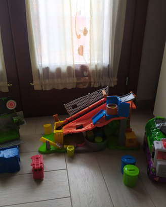 Discarica, camion e bidoni Trash pack