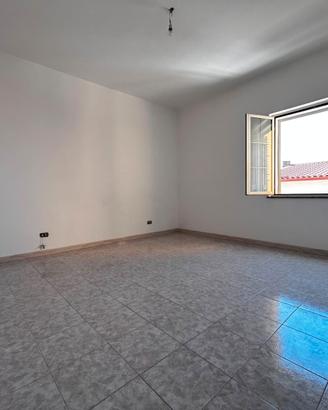 Ampio appartamento in zona Col Di Lana. Spazio, L