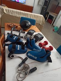 protezioni kick boxing e pesi