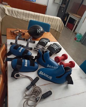 protezioni kick boxing e pesi